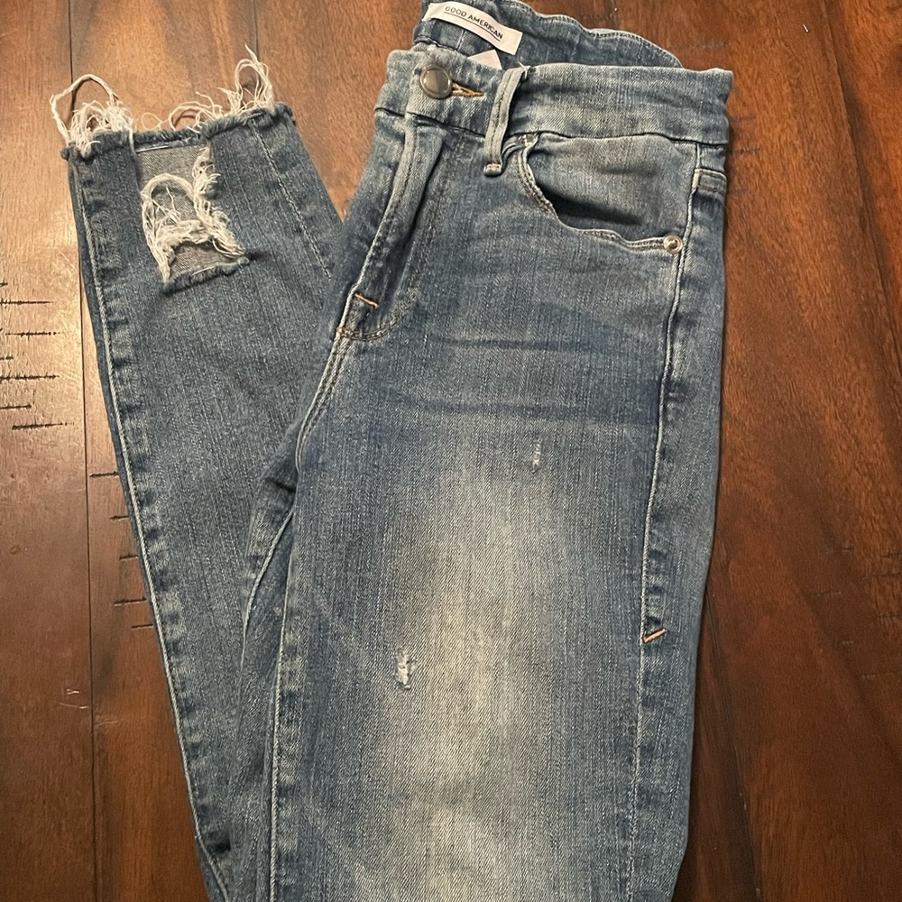 Good American Frayed Hem Blue Jeans